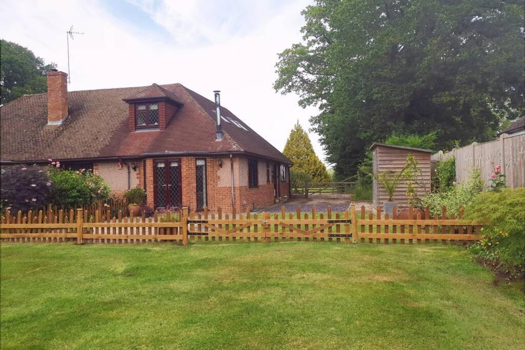 Ashwood Holiday Cottage. 阿什弗德 外观 照片
